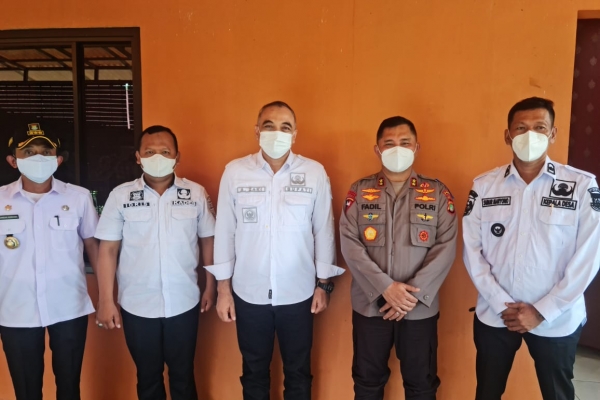 Kapolda Metro Jaya Tinjau Gerai Vaksinasi Desa Tanjung Burung Kecamatan Teluknaga